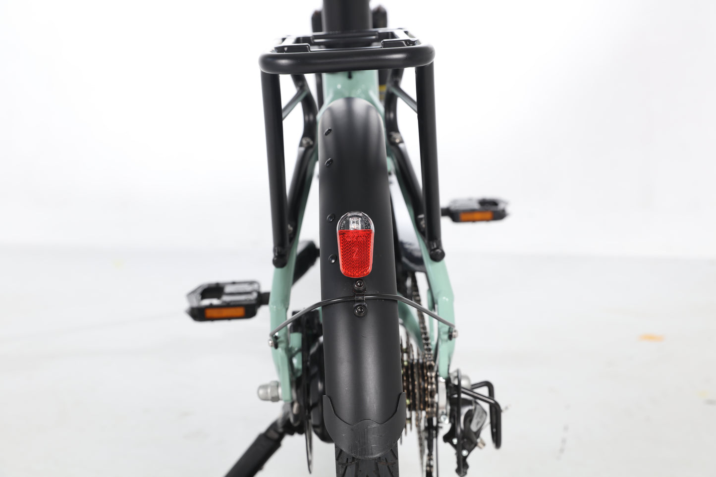 Evvolt Fjord lysegrønn – motor og bakhjul detalj