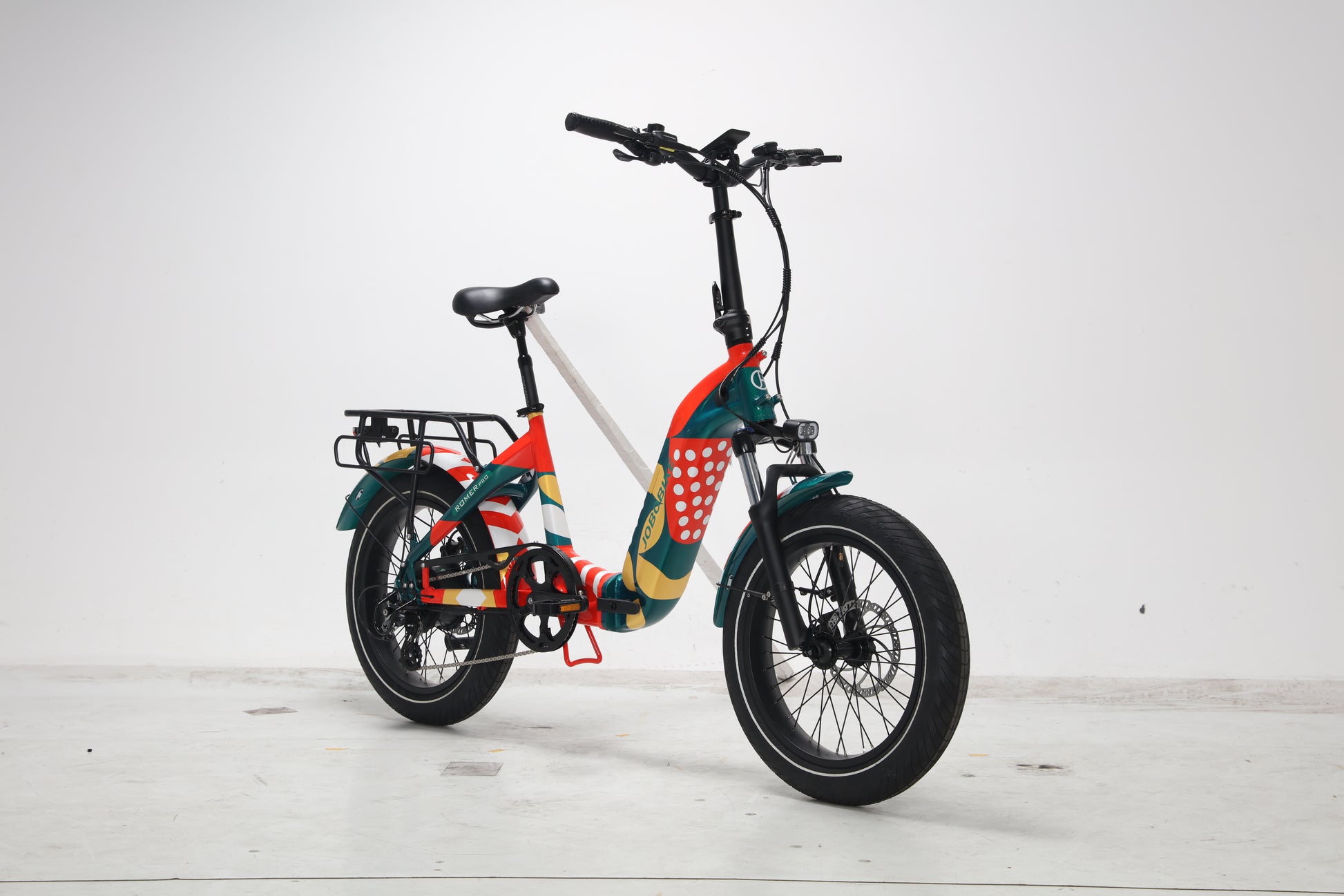 Evvolt Kyst Pro elsykkel fargerik fatbike – 3/4-vinkel forfra venstre