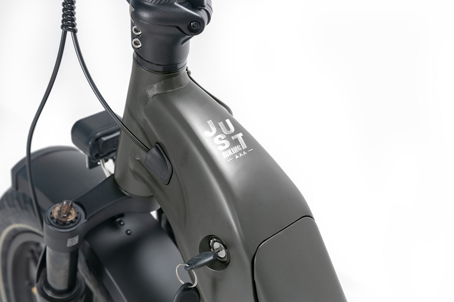 Evvolt Kyst Pro olivensvart – ramme med batterilås detalj