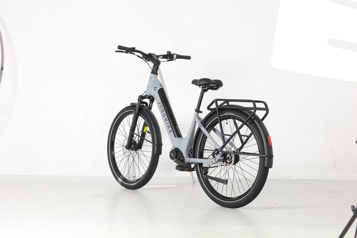 Evvolt Luxe elsykkel sølvgrå – 3/4-vinkel bakfra