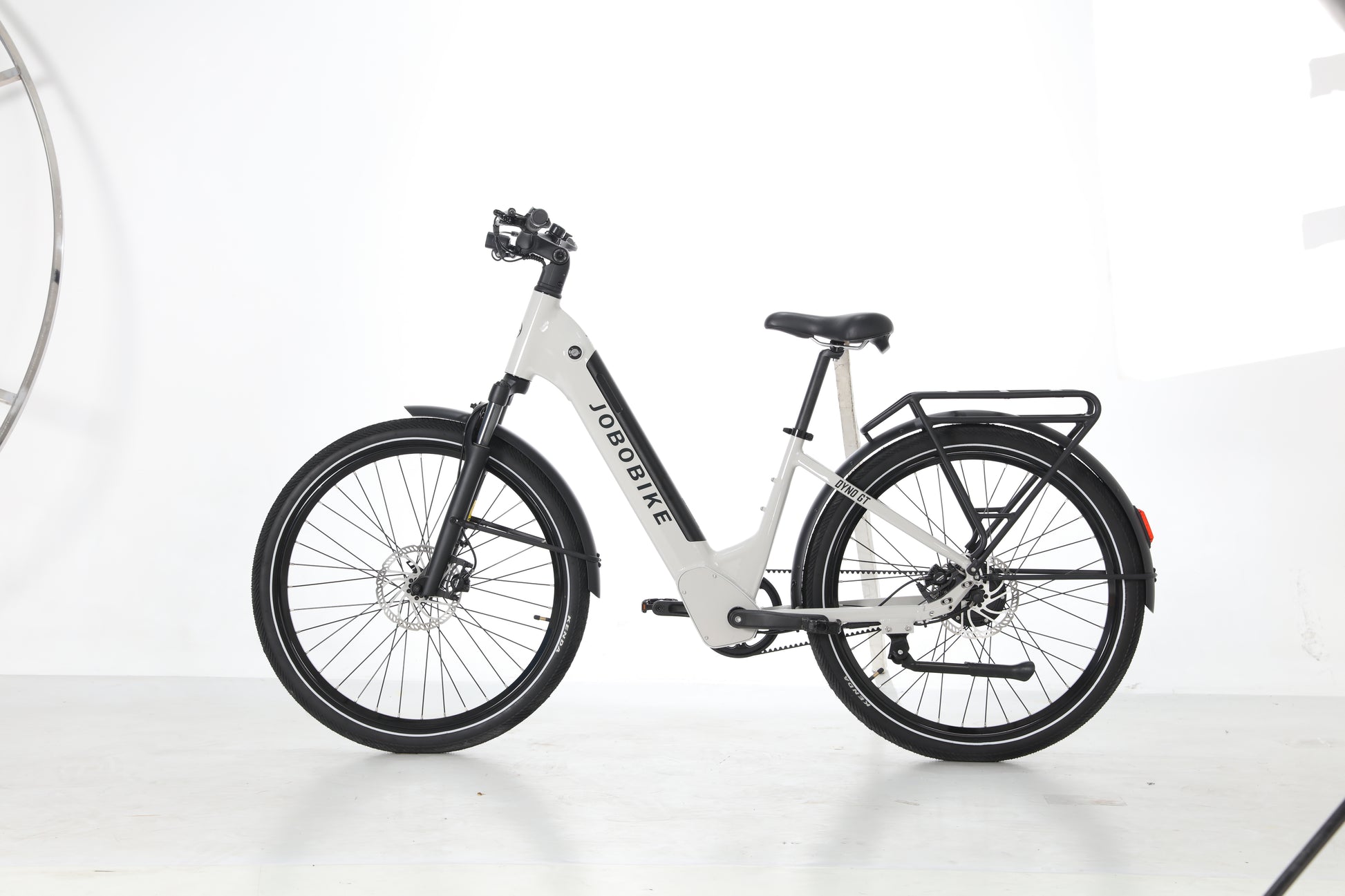 Evvolt Roam GT i krembeige, skrå bakfra