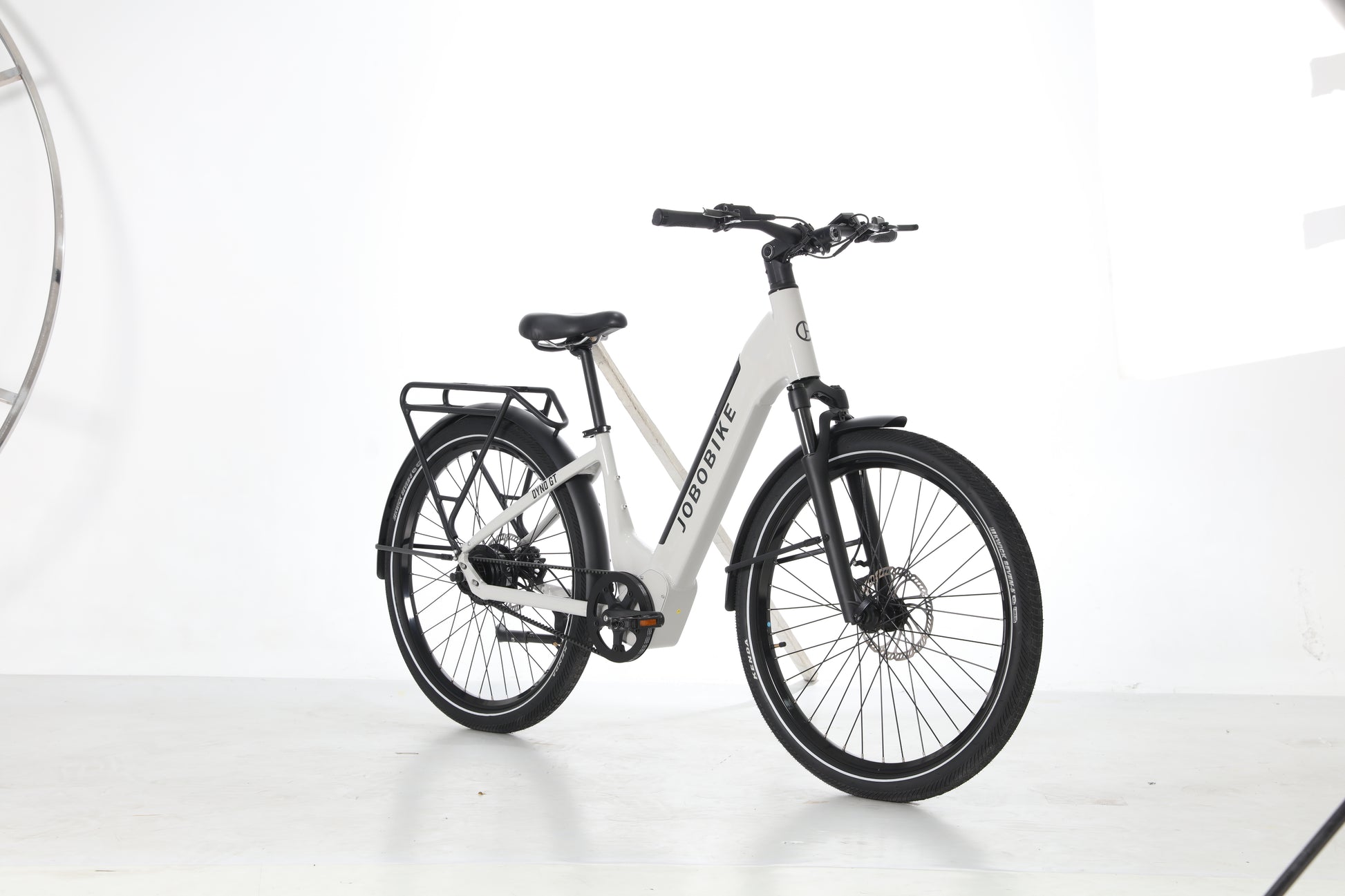 Evvolt Roam GT i krembeige, skrå forfra