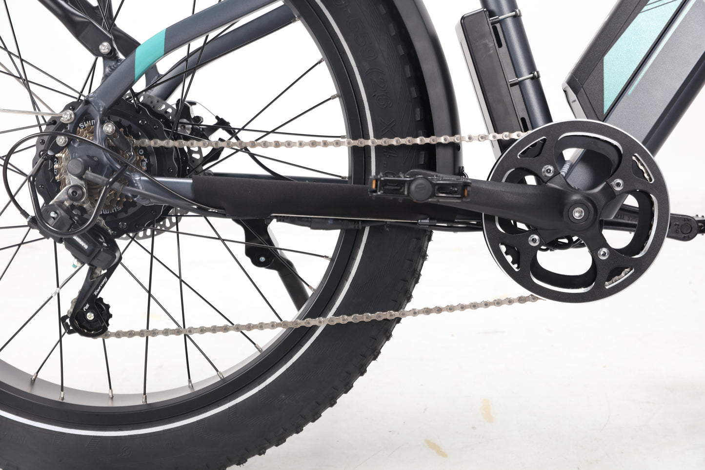 EVVOLT Topp Pro kranksett med kjede og Shimano girstak nærbilde