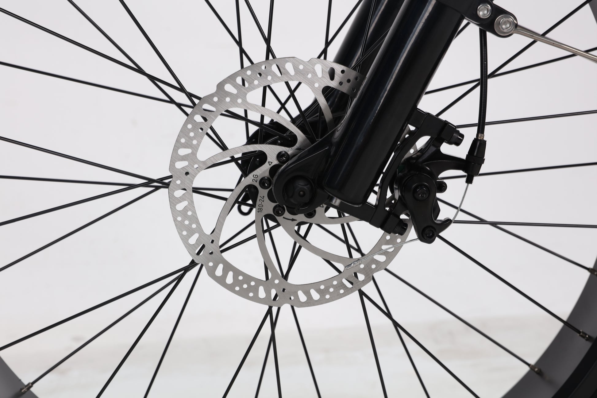 EVVOLT Topp Pro hydraulisk skivebremse med 180mm rotor nærbilde foran